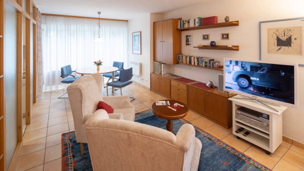 1-BR Sitting room area